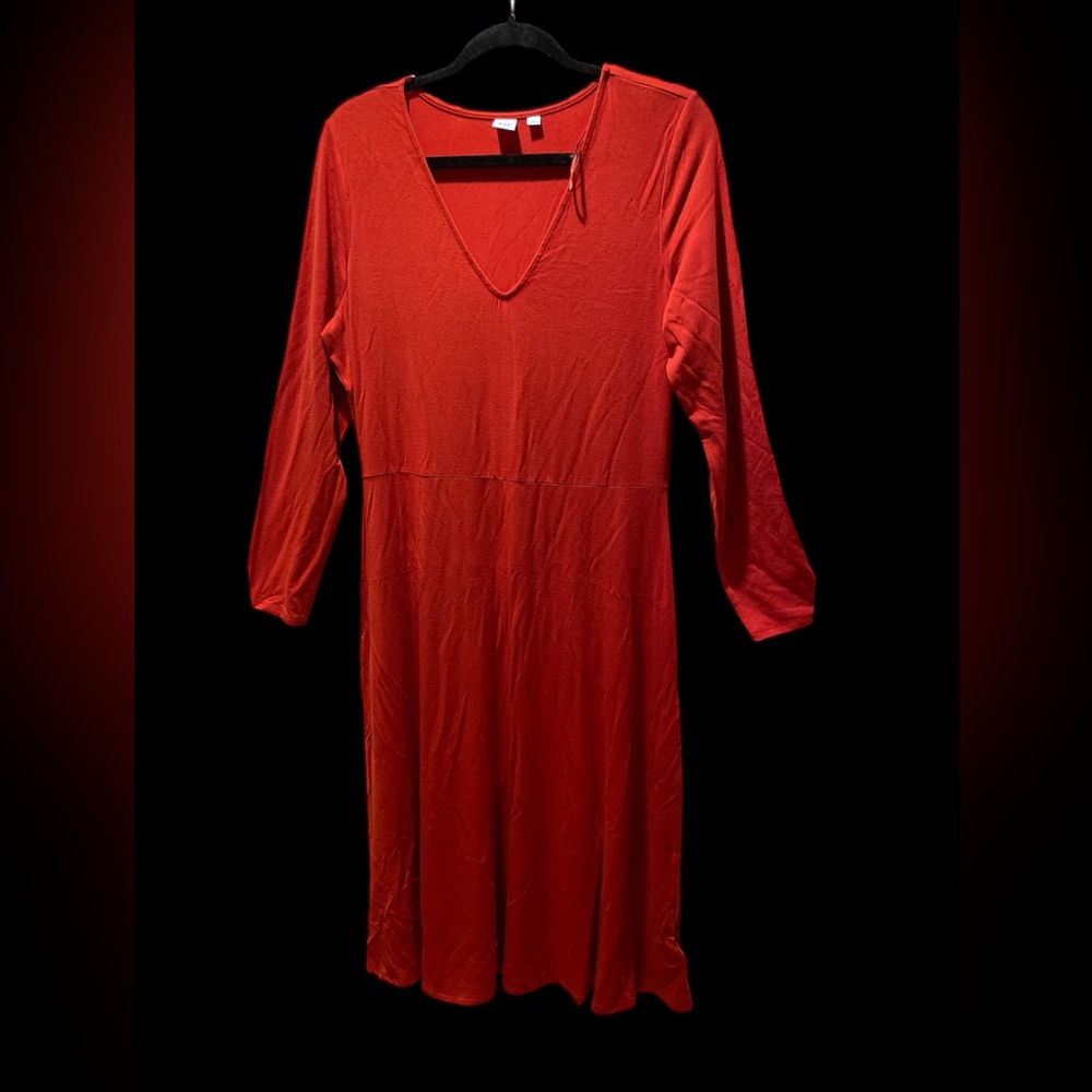 V neck T-shirt Midi Dress Rust Red NWOT